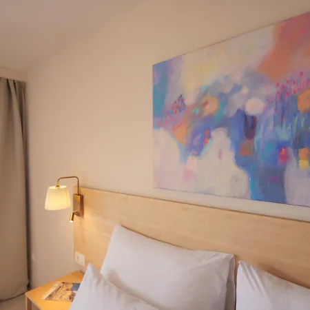 Lojena - Luxury Getaway With Jacuzzi 007 *