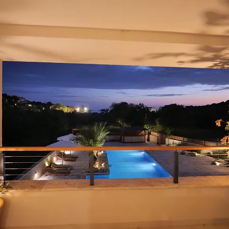 Lojena - Luxury Getaway With Jacuzzi 007 Daire
