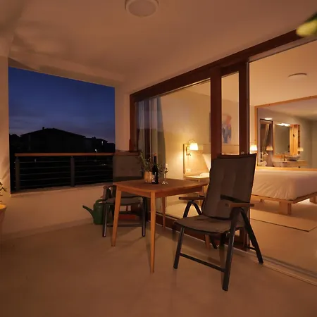 Lojena - Luxury Getaway With Jacuzzi 007 Appartement Murter