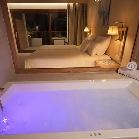 Lojena - Luxury Getaway With Jacuzzi 007 Murter
