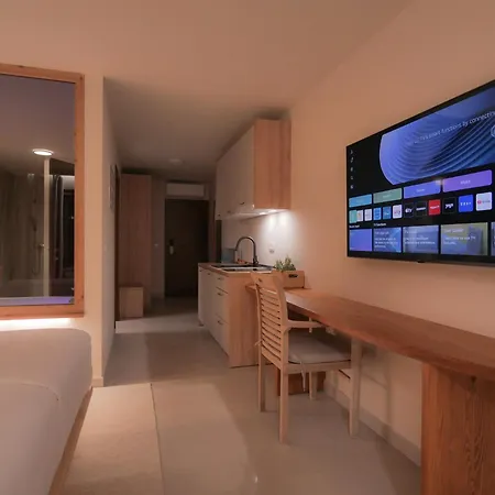 Lojena - Luxury Getaway With Jacuzzi 007 Appartement *