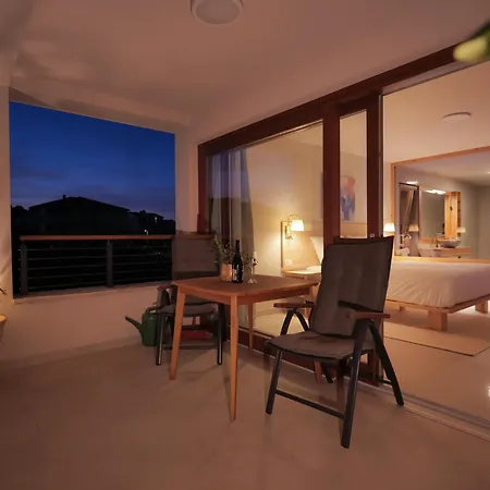 Lojena - Luxury Getaway With Jacuzzi 007 * Murter