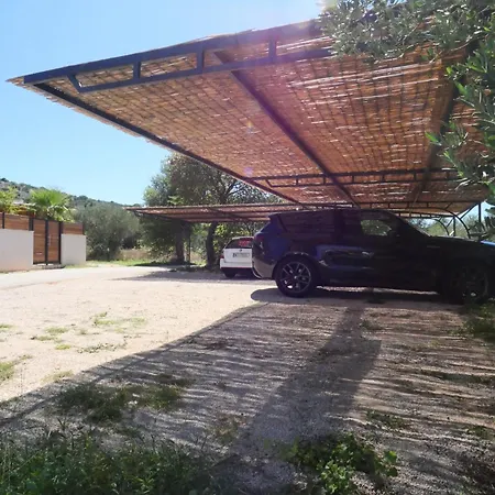 Lojena - Luxury Getaway With Jacuzzi 007